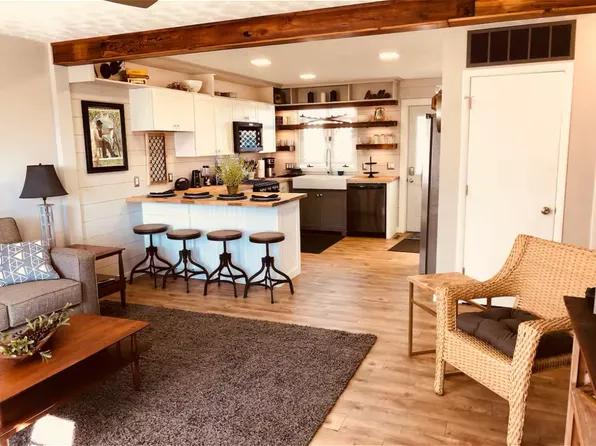 1813 Bayview Ln, Warsaw, IN 46580