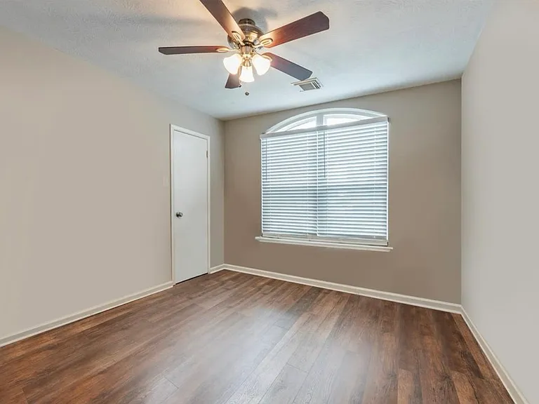 1835 Oak Ridge Dr — Photo 16