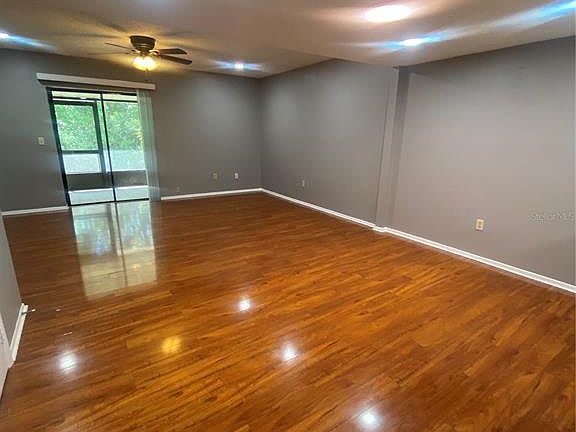4th image of 10125 Lake Oak Cir #10125