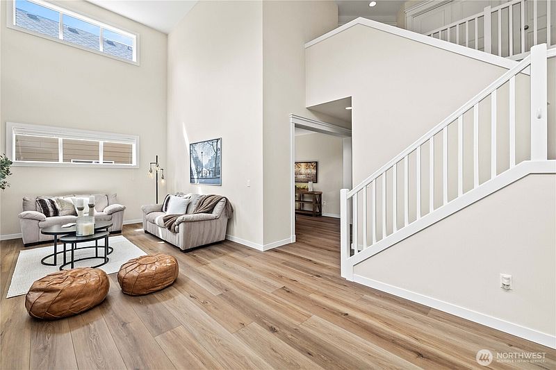 3rd image of 3098 SE 16th Street