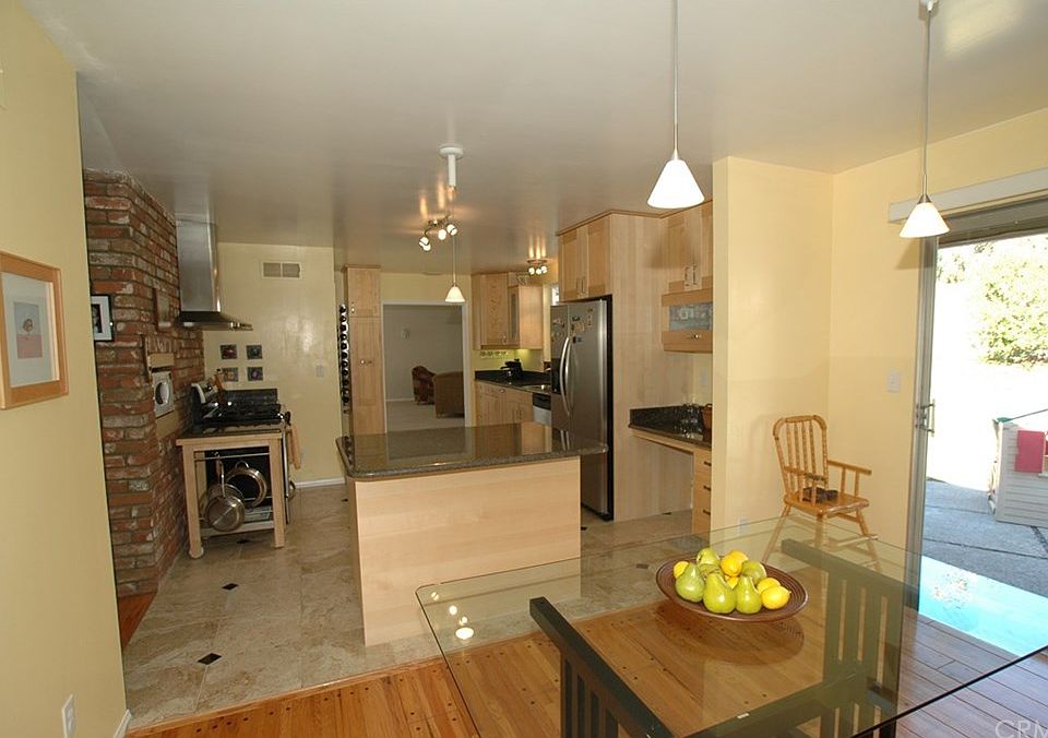 1st image of 1225 E Darby Ave