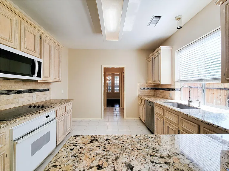 4106 Creek Ridge Ln — Photo 8