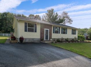 1 Ruth Ln, Pt Murray, NJ 07865