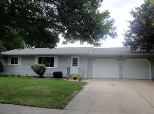 5909 W Pebble Creek Rd, Sioux Falls, SD 57106