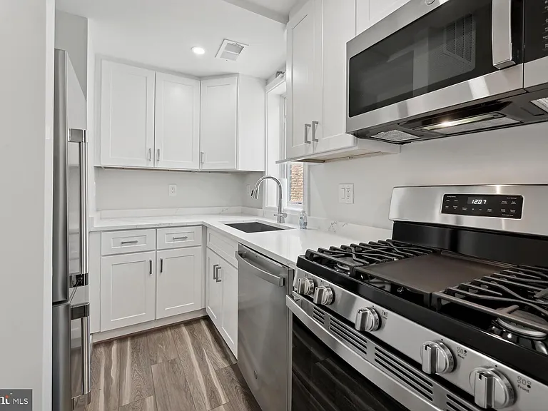 1850 Ingleside Ter NW #2 — Photo 7