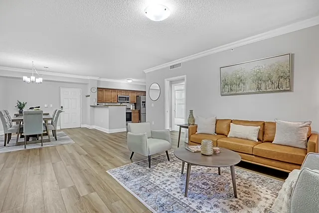 2 bed, $4,950 — Photo 3