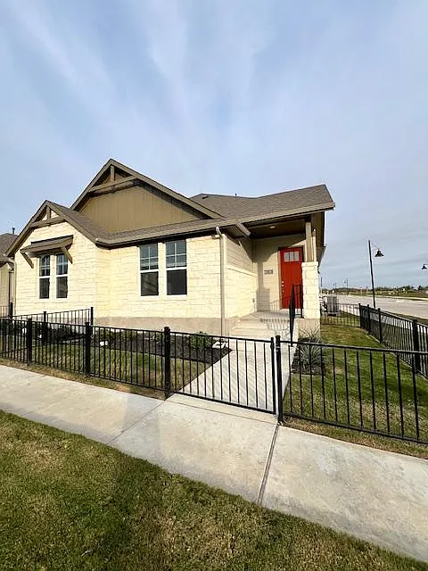 123 Pinnacle Ln #A
