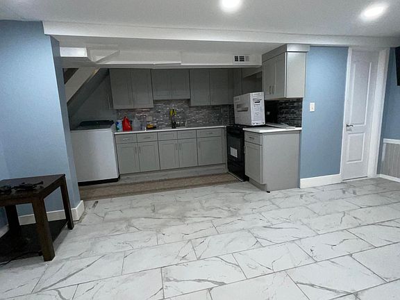 3rd image of 2334 Mickle Ave #2