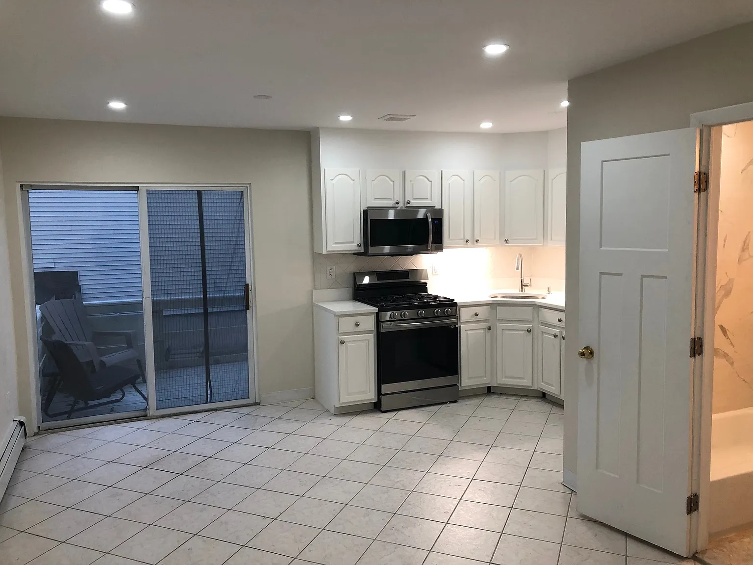 1 bed, 750 sqft, $2,099 — Photo 4