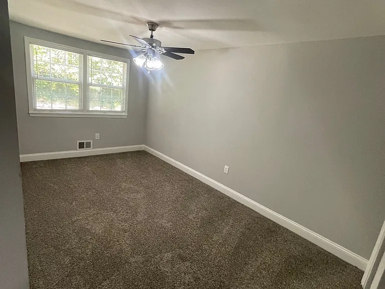Longview — Photo 177