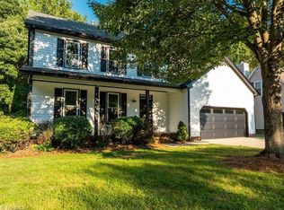 5286 Beechmont Dr, Greensboro, NC 27410