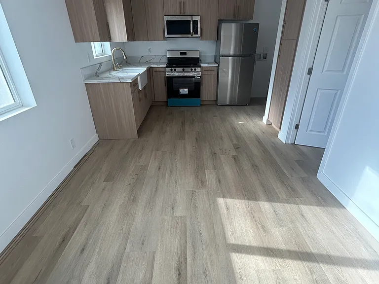2225 Olive Ave #B — Photo 8