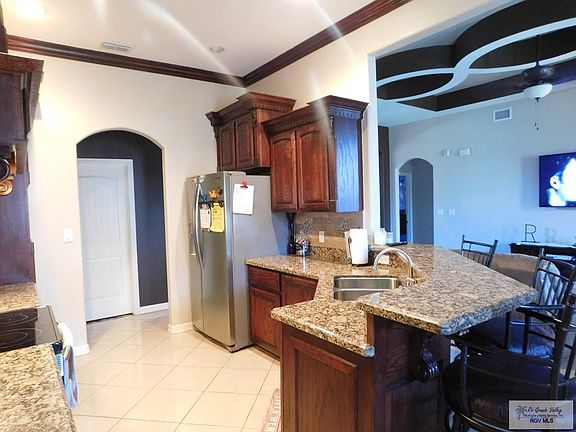4th image of 1905 Mimosa Dr