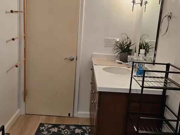 (undisclosed Address), Santa Rosa, CA 95405
