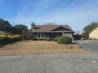 1386 Forest Lake Dr, Hinesville, GA 31313