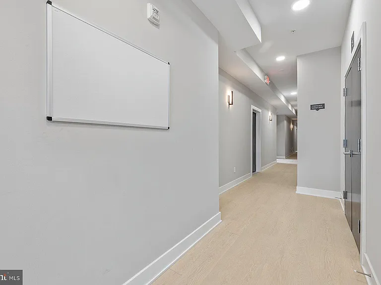 406 Kennedy St NW #404 — Photo 3