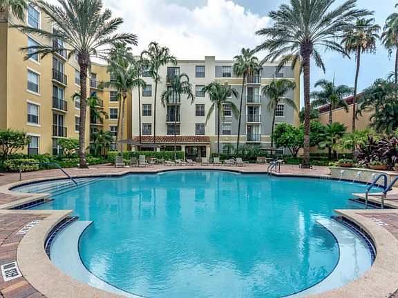 3rd image of 630 S Sapodilla Ave APT 117