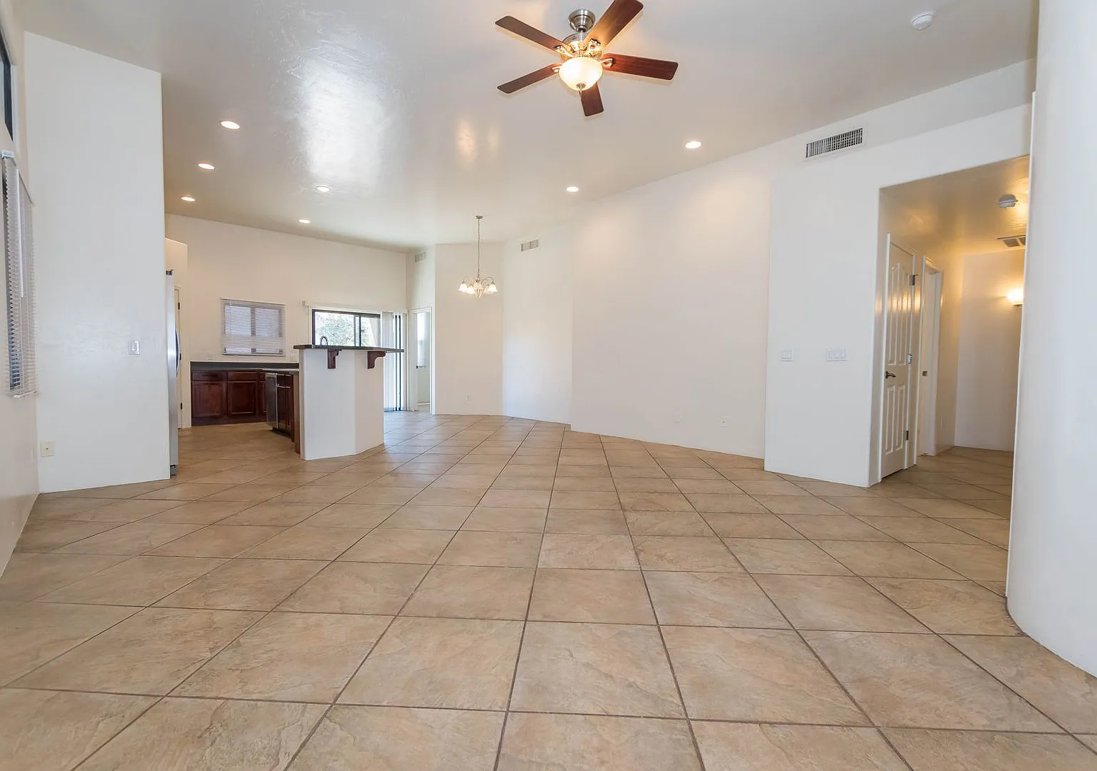 Spacious & Modern 3-Bedroom Home in Desirable Legends Valiente! — Photo 2