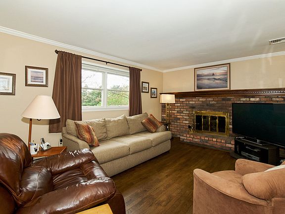 3rd image of 50 Sequams Ln W
