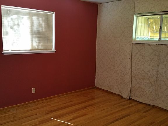 5th image of 7821 Deborah Ln