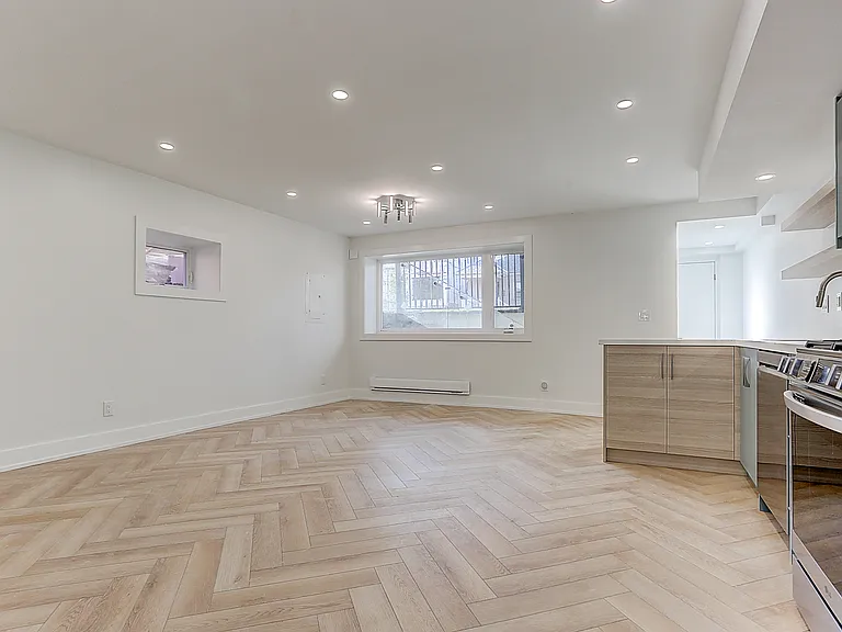 71 Livingstone Ave #BASEMENT — Photo 7