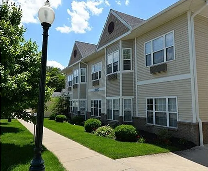 Amazing Apartments Downtown Bloomington — Photo 7