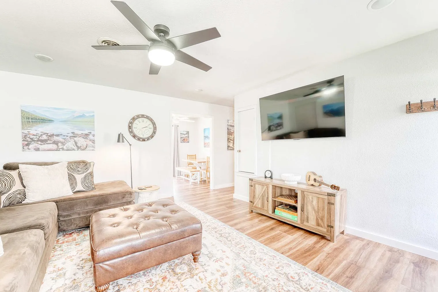 3 bed, 1.0 bath, 1054 sqft, $2,692 — Photo 4