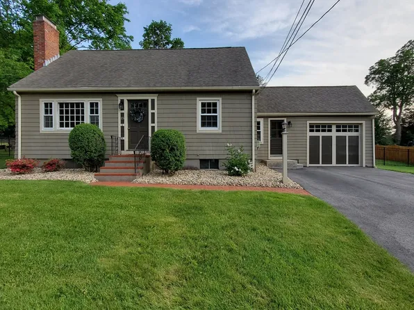 15 Warren Dr, Northborough, MA 01532