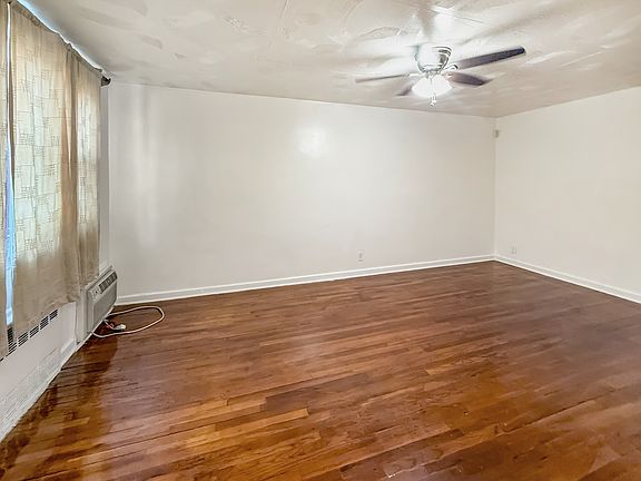 5th image of 1043 E 57th St Floor 1
