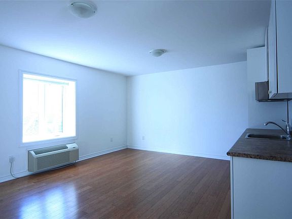 2nd image of 226 Littlewood Dr