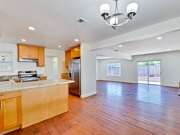 4th image of 2023 Portsmouth Ct