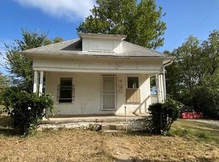 8325 Wabash Ave, Kansas City, MO 64132