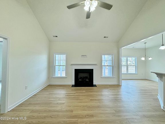 3rd image of 111 Dunbar Hill Drive