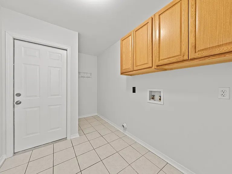 4407 Southminster Cir — Photo 30