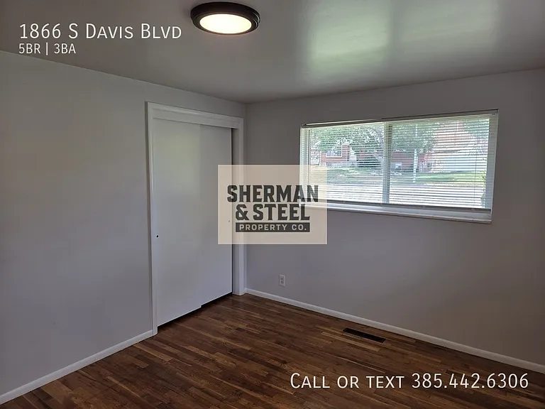 1866 S Davis Blvd — Photo 17