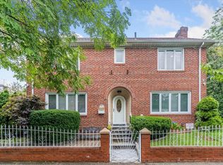 1221 Rhinelander Ave, Bronx, NY 10461