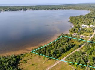 3193 N Gulliver Lake Rd, Gulliver, MI 49840