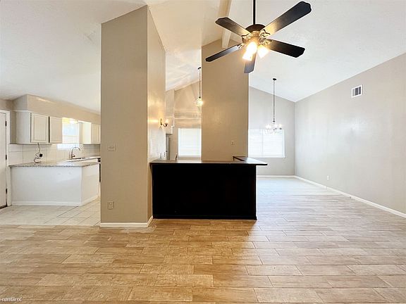 4th image of 14919-4 Windsor Ct