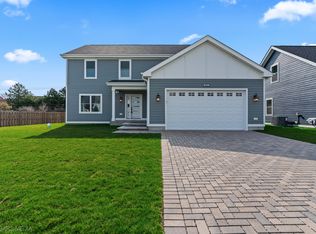 4023 Faith Ln, Saint Charles, IL 60174