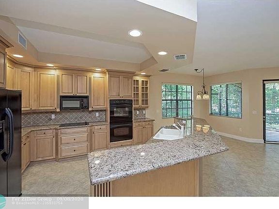 3rd image of 7592 Old Thyme Ct #10A