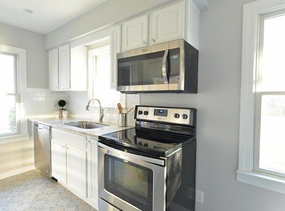 4th image of 571 E Royal Forest Blvd
