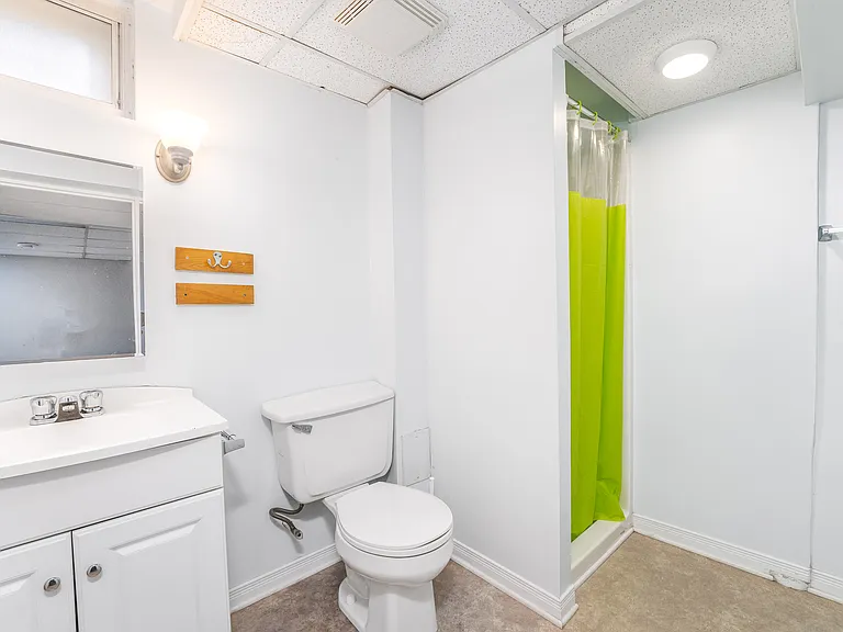 939 Weston Dr #1 — Photo 16
