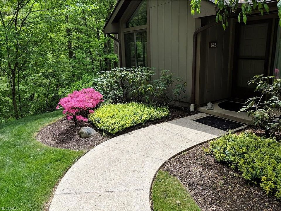 1st image of 672 Meredith Ln