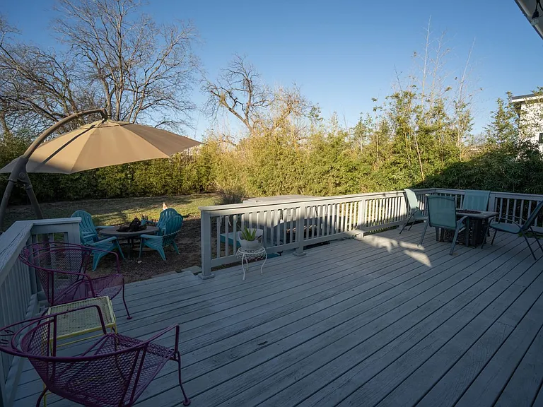 415 Florida St — Photo 18