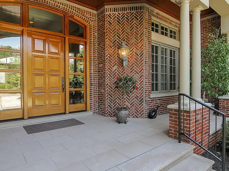 13204 Longwood Ln — Photo 47
