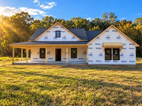 1600 Gilliam Hollow Rd, Dickson, TN 37055