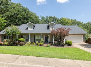 414 Oak Manor Cir, Springdale, AR 72764