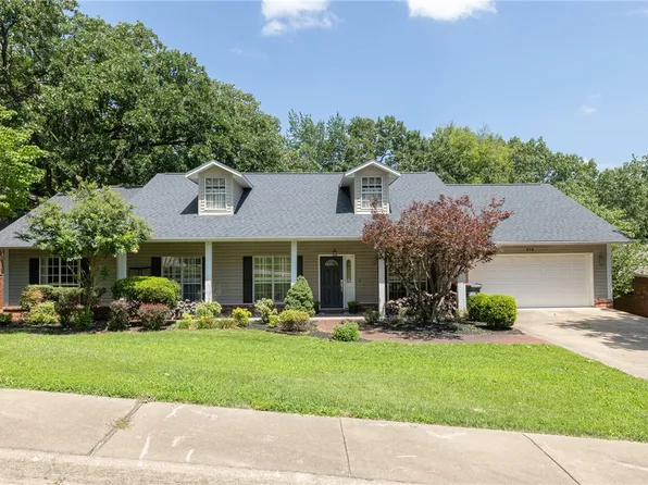 414 Oak Manor Cir, Springdale, AR 72764