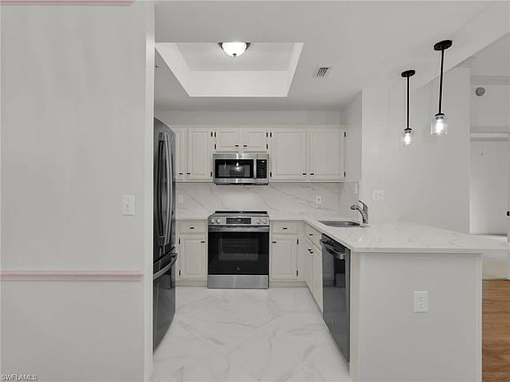 4th image of 201 Arbor Lake DR #204