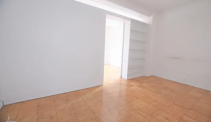 Rented by Manhattan Realty Group | media 12